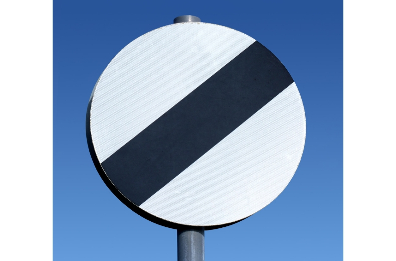 Highway_Code_Road_Signs_National_Speed_Limit_Applies.jpg