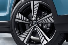 mg-zs-ev-wheel-925958.jpg