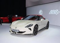 0071zyn2ly4hjy576saa9j31400u0whf-1.jpg