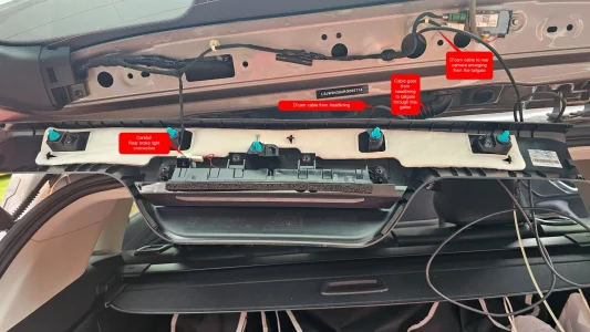 Dashcam tailgate.webp