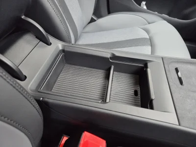 New MG4 armrest tray 2.webp