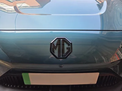 Black MG badge 1.webp
