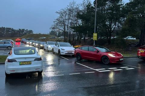 282822_teslaqueue_772325_crop.jpg