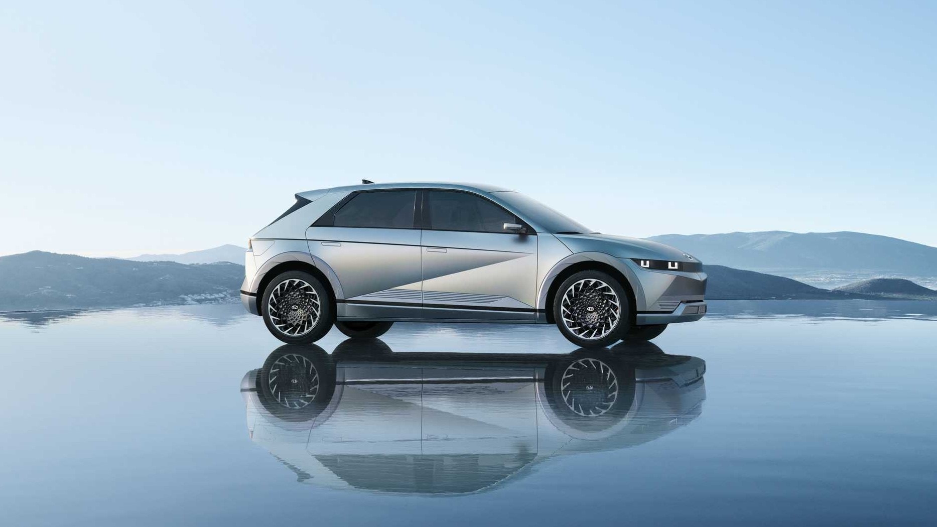www.autoevolution.com